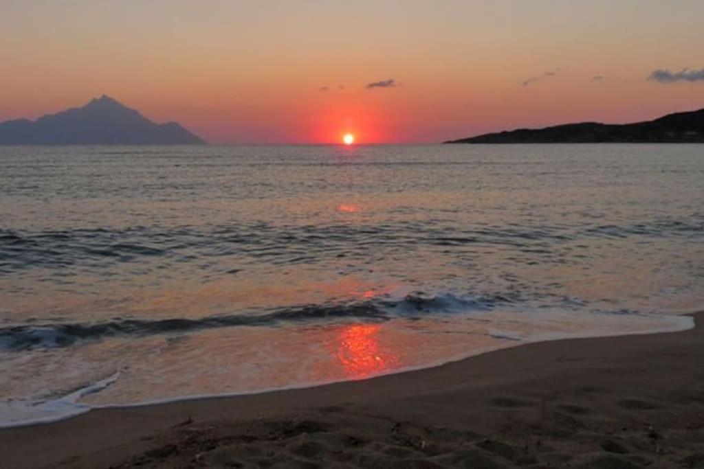 Traditionelles Appartement Athos Shadow Am Meer Paralia Sikias Exteriör bild